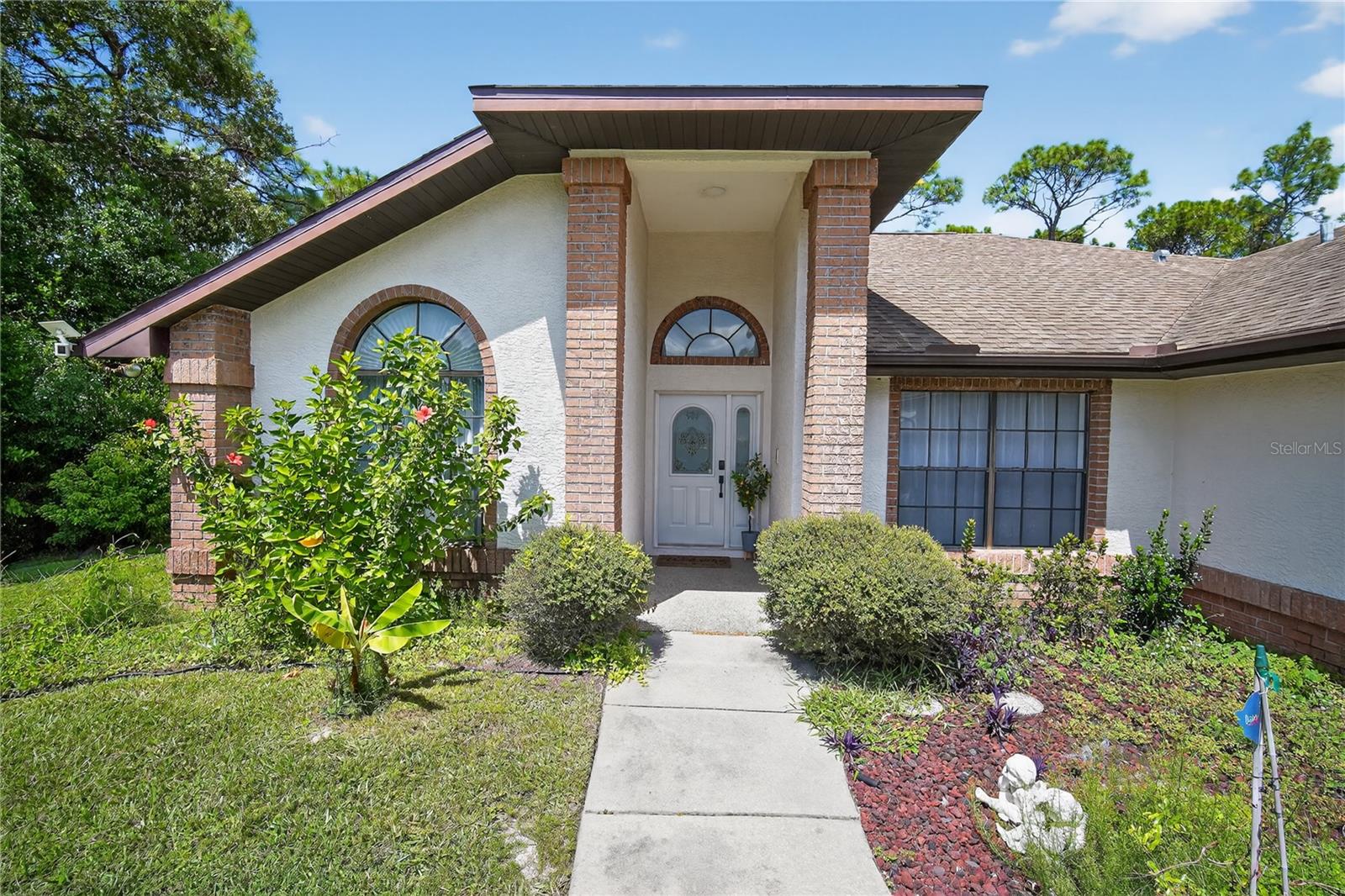 8959 Hernando Way