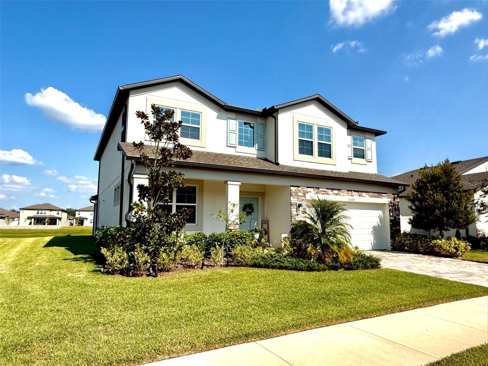 12189 Nouveau Ave