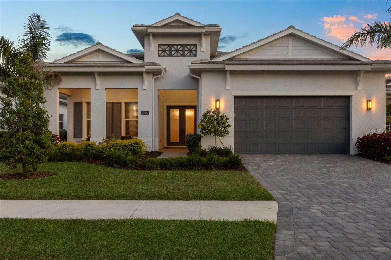 8195 Redonda Loop photo 1
