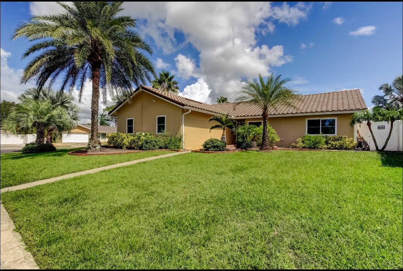 4831 Blue Jay Cir photo 1