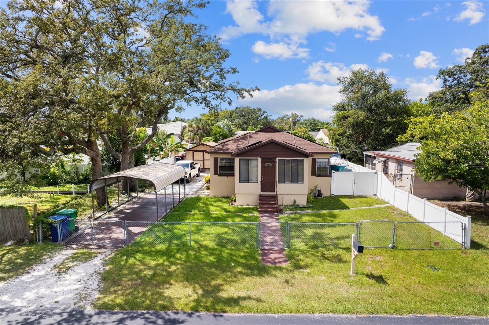 2708 N Matanzas Ave photo 1
