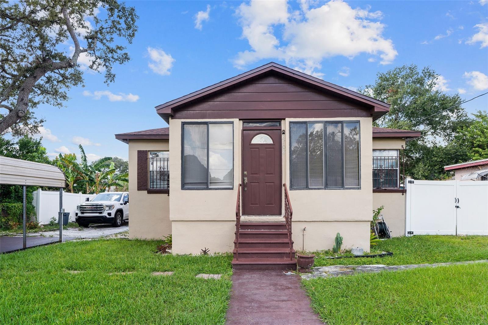 2708 N Matanzas Ave