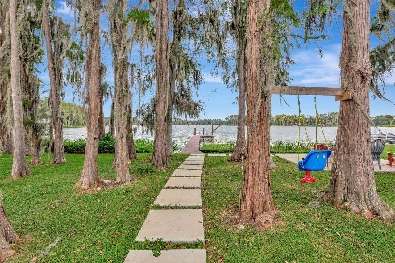 19207 Crooked Ln photo 1