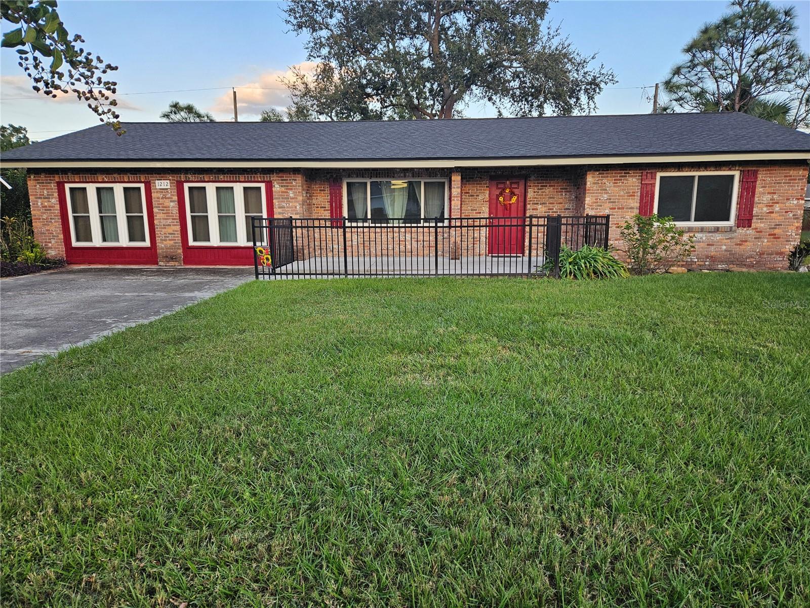 1212 Blake Ave photo 1