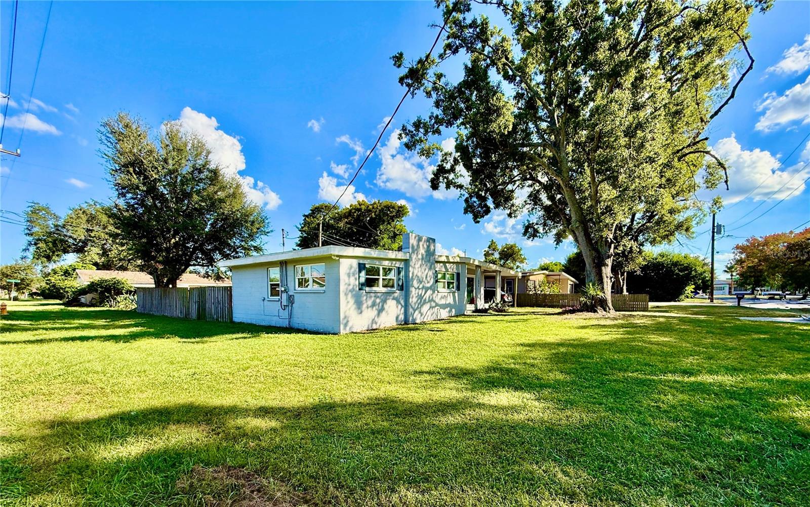 1604 Crystal CT E