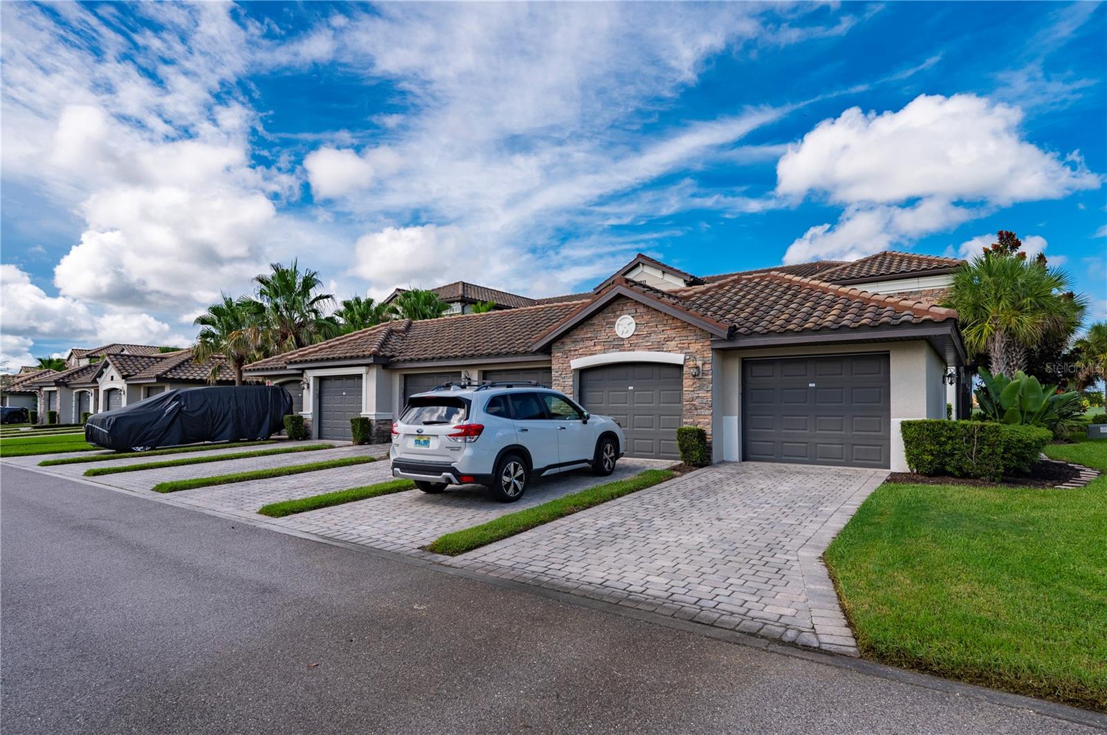 5517 Palmer Cir #106
