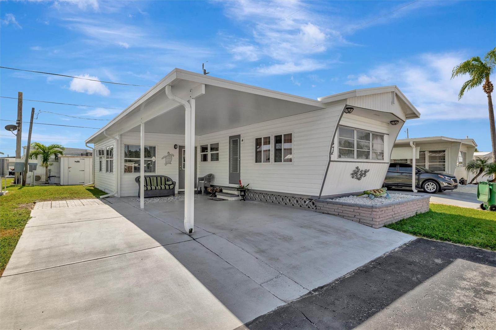 247 Palm Ln photo 1
