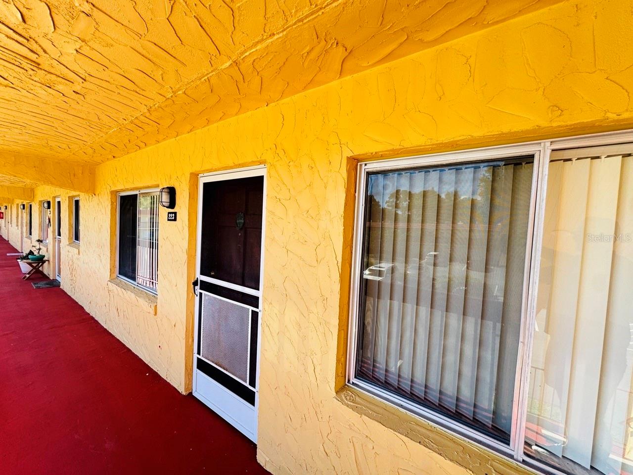 400 El Camino Dr #223