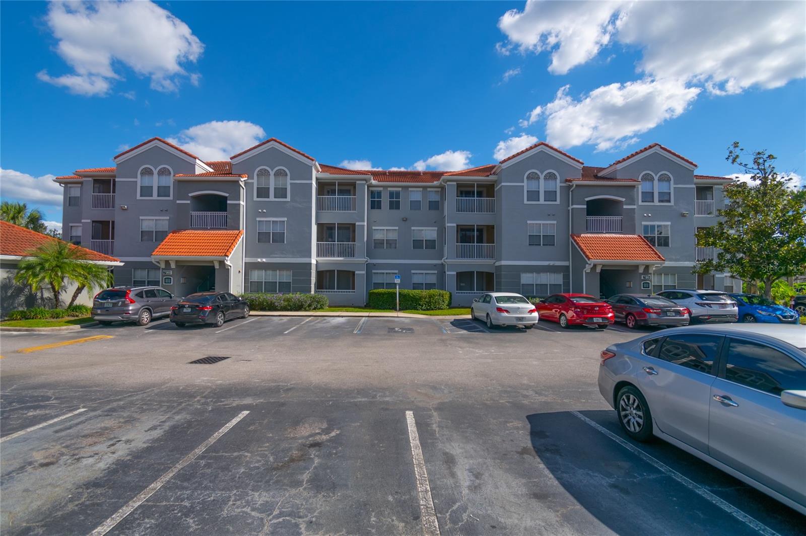 18001 Richmond Place Dr #735 photo 1