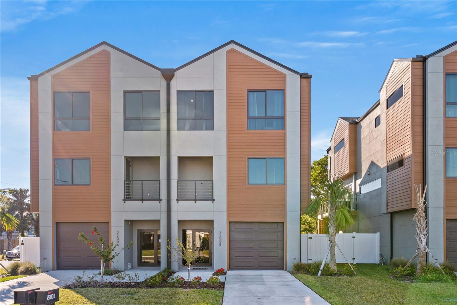 2200 Bay Blvd #B