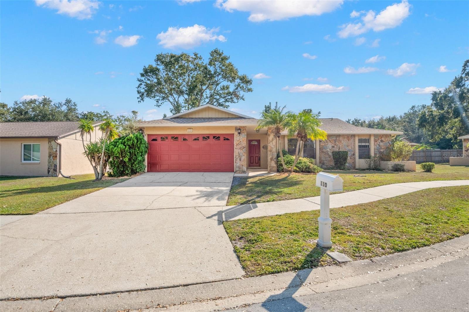 110 Meadowcross Dr