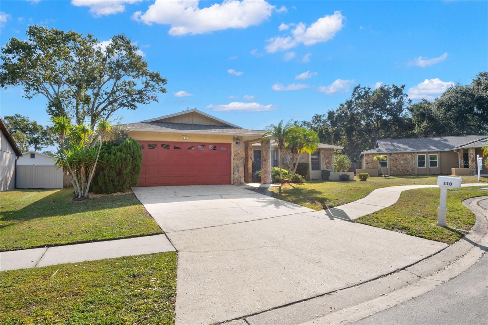 110 Meadowcross Dr