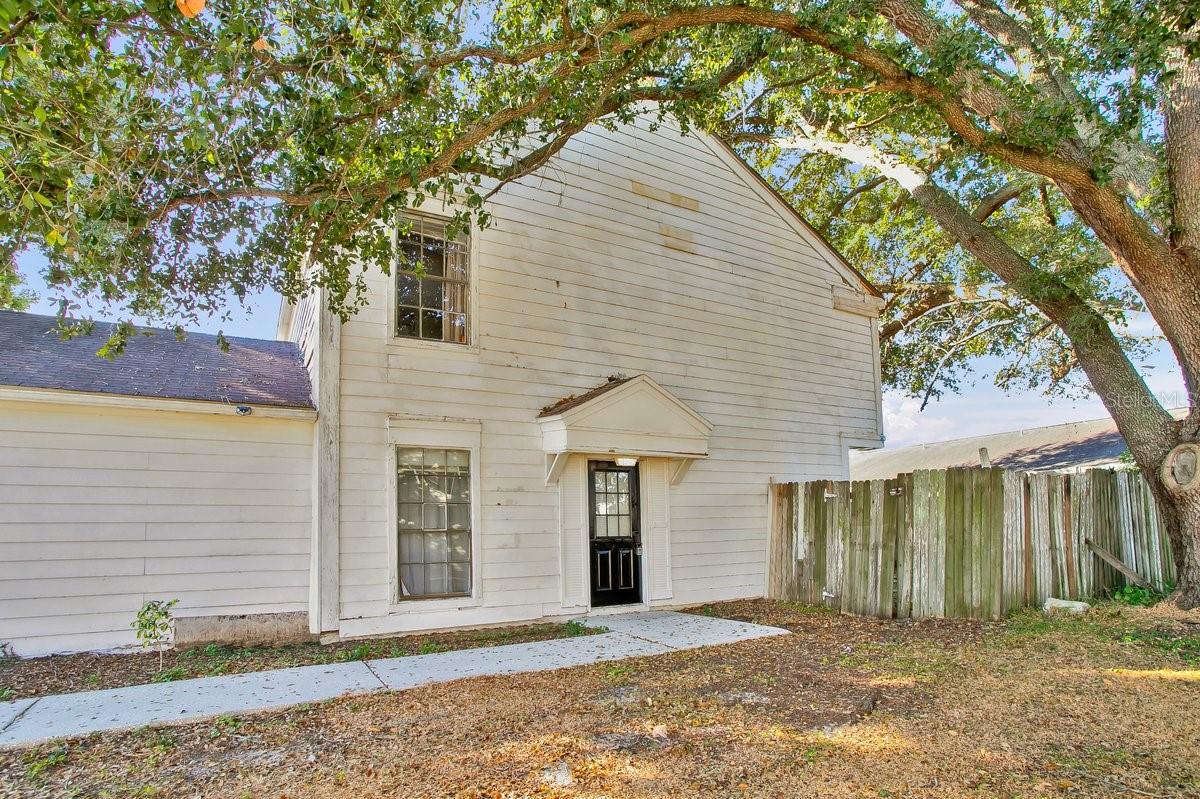 1817 Crystal Grove Dr