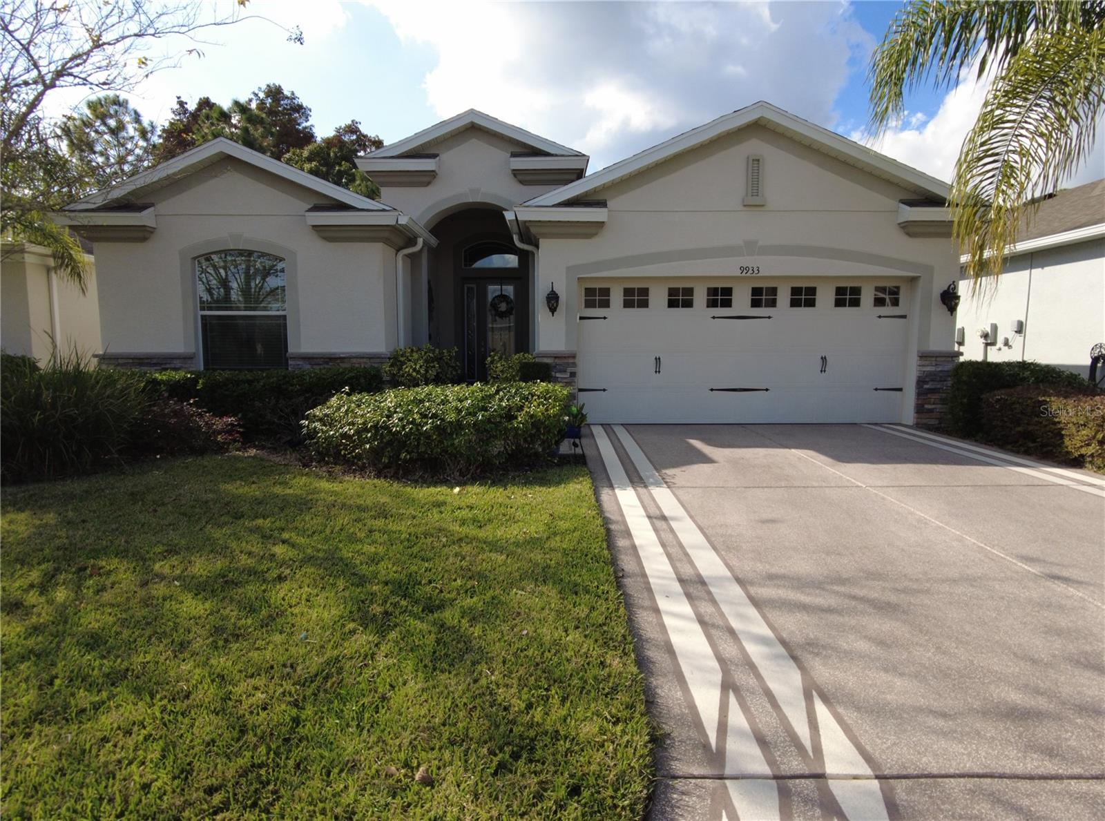 9933 Saunton Dr