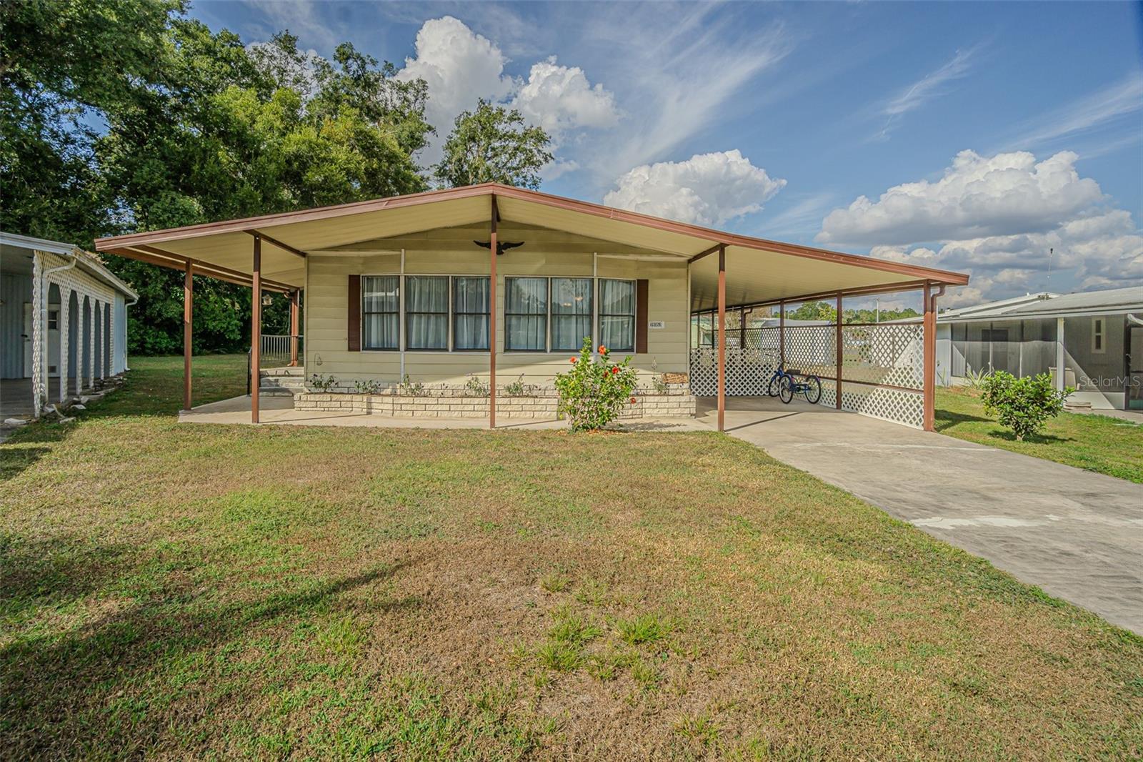 39353 Sycamore Ln photo 1