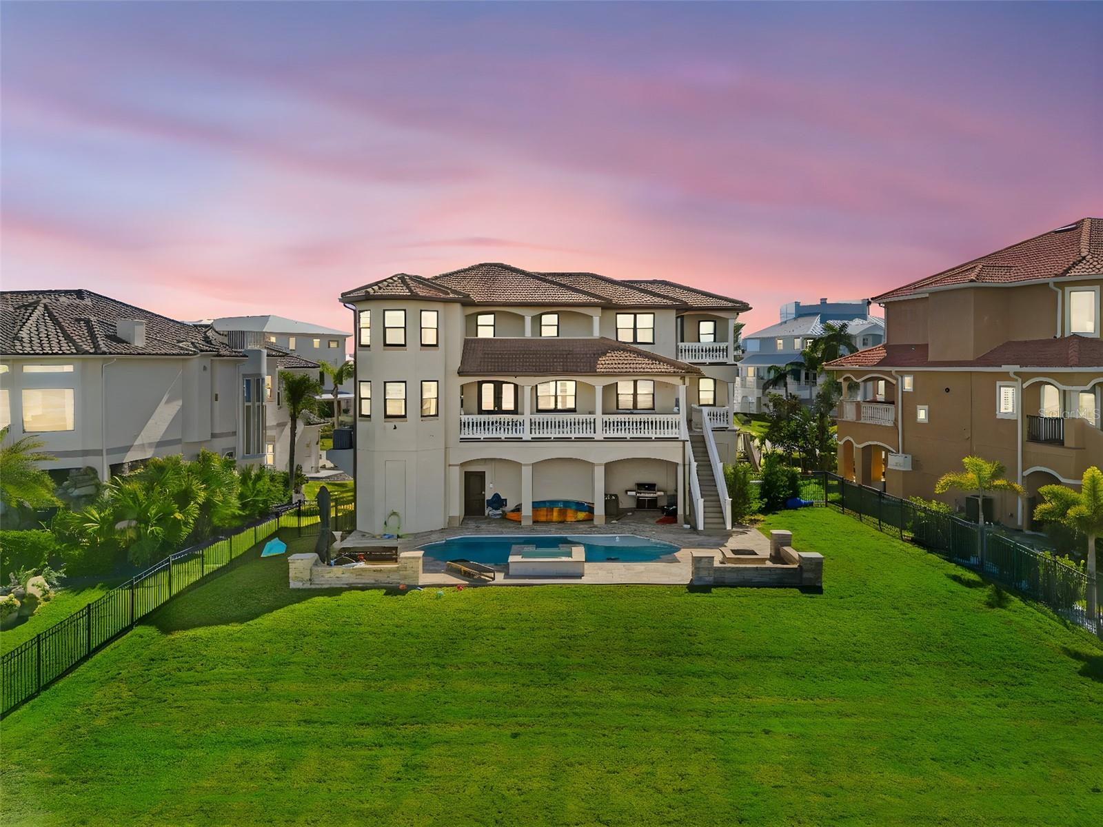 4387 Harborpointe Dr