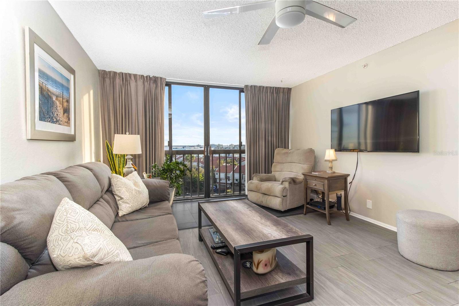 255 Dolphin Pt #803