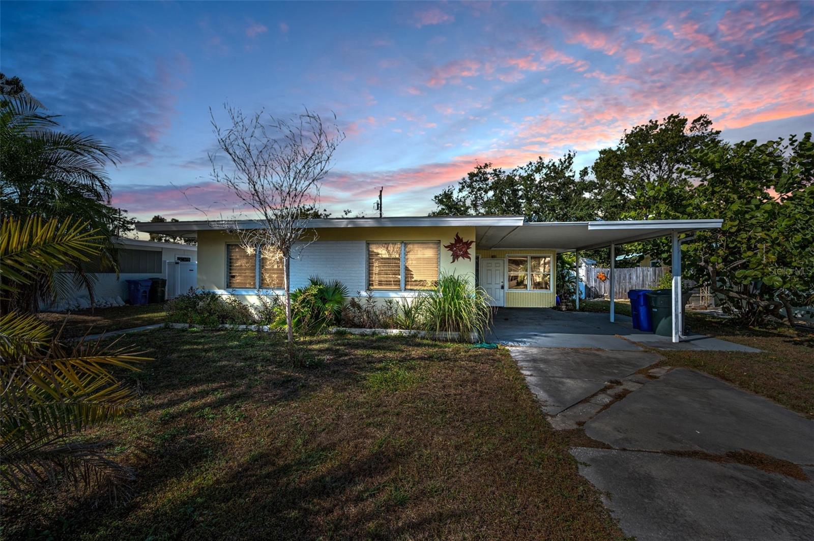 2476 Coronado Way photo 1
