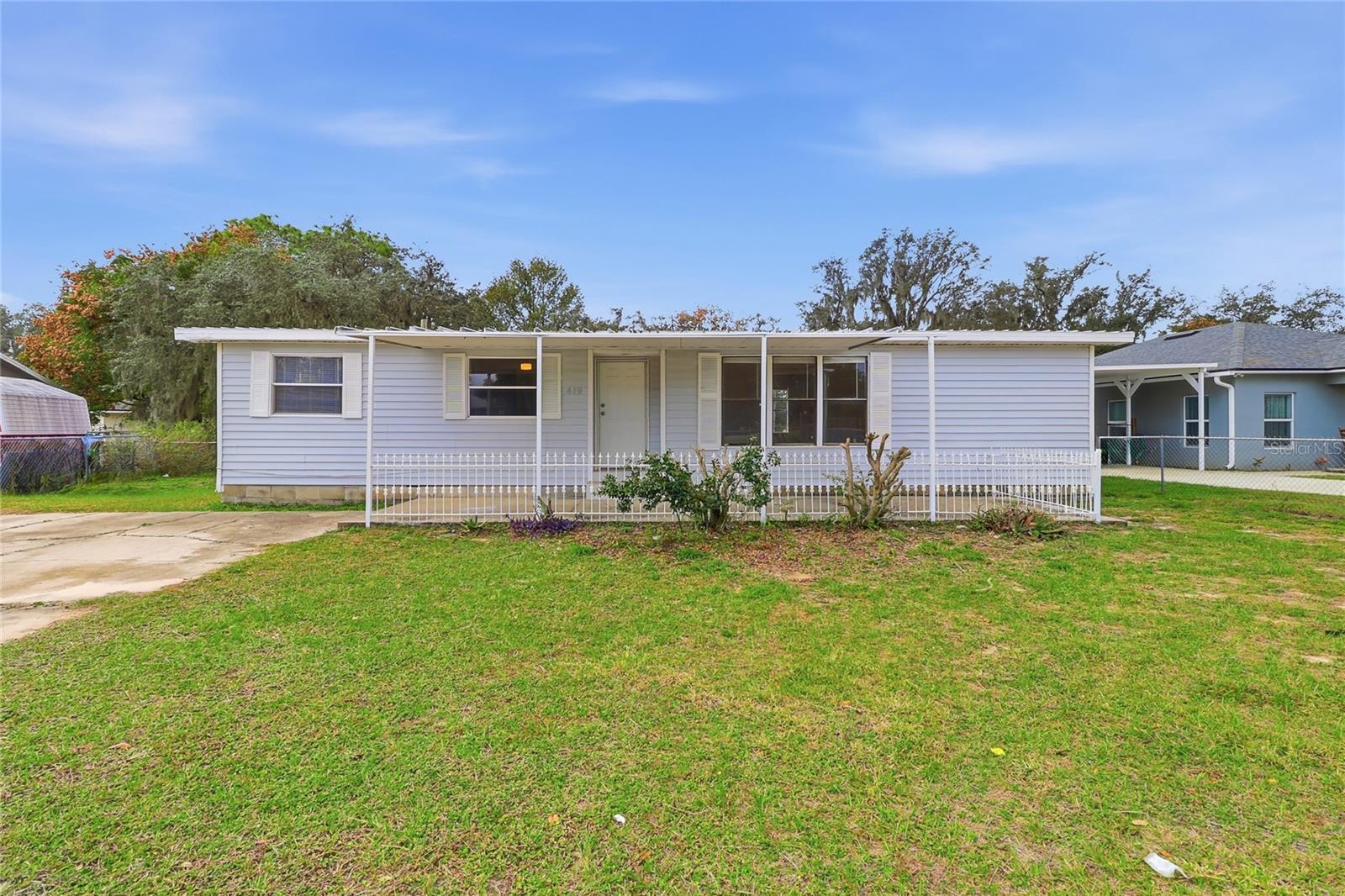 419 Sunrise Blvd photo 1