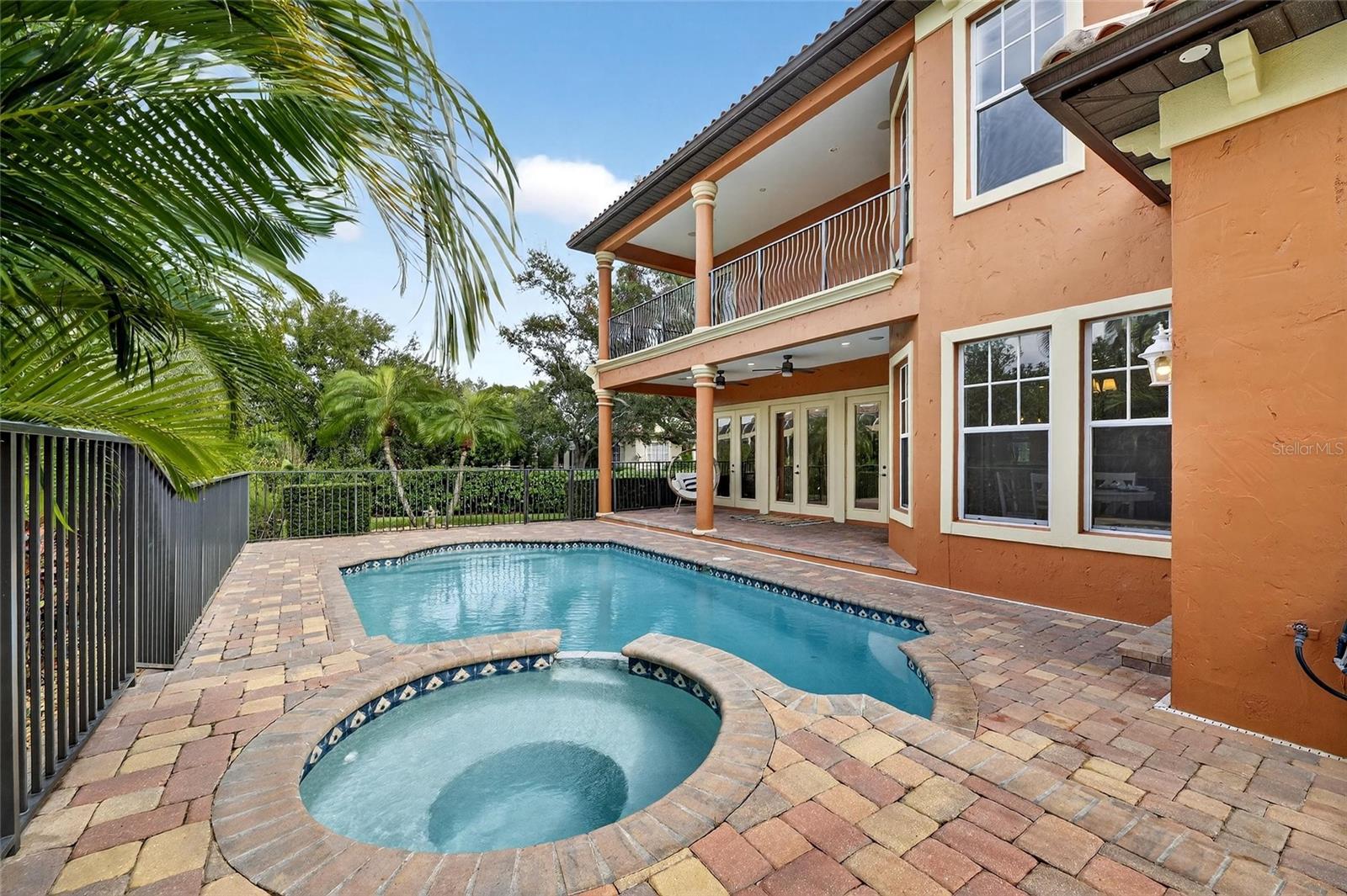 5910 LA Rosa Ln