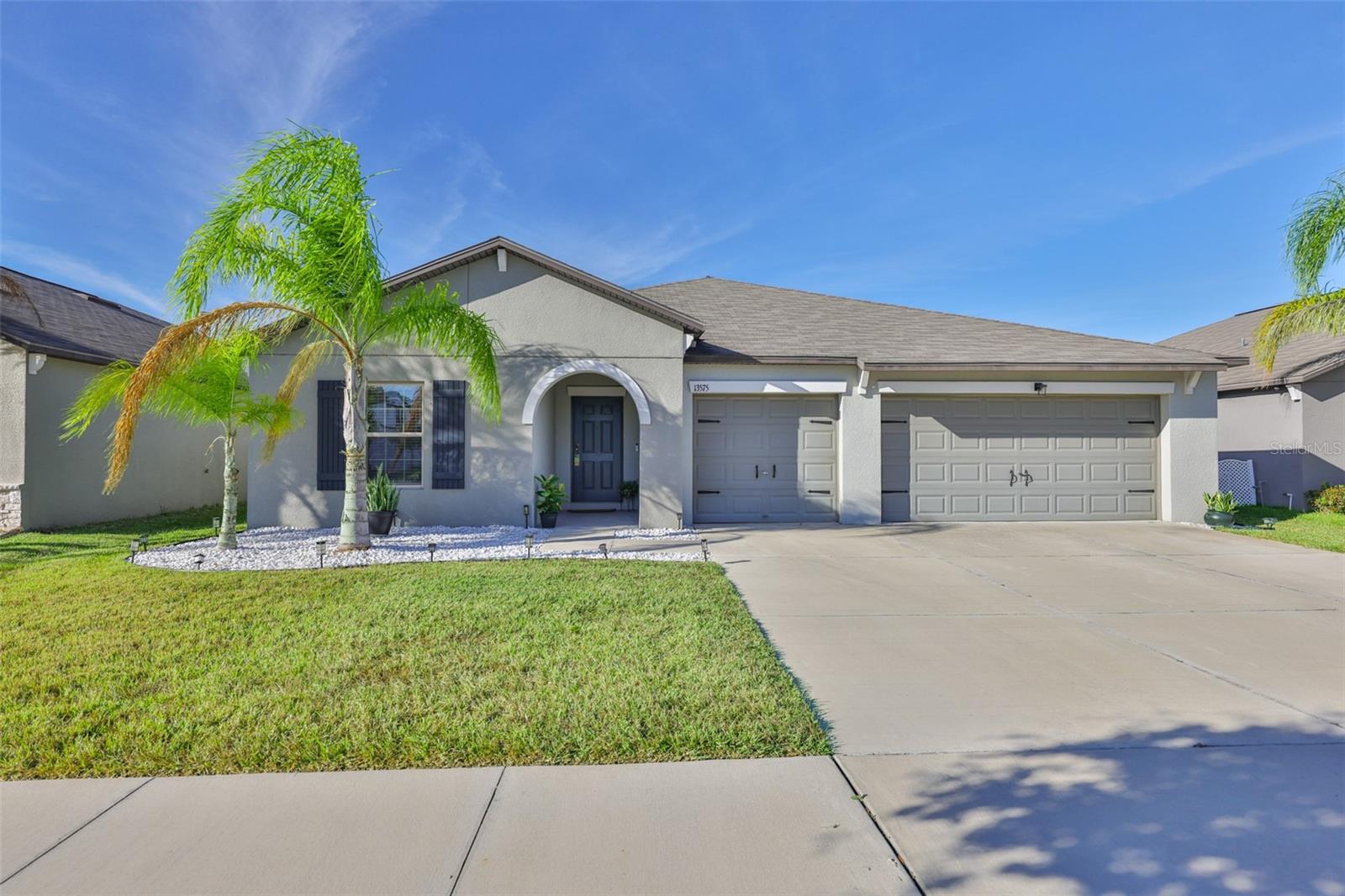 13575 Willow Bluestar Loop