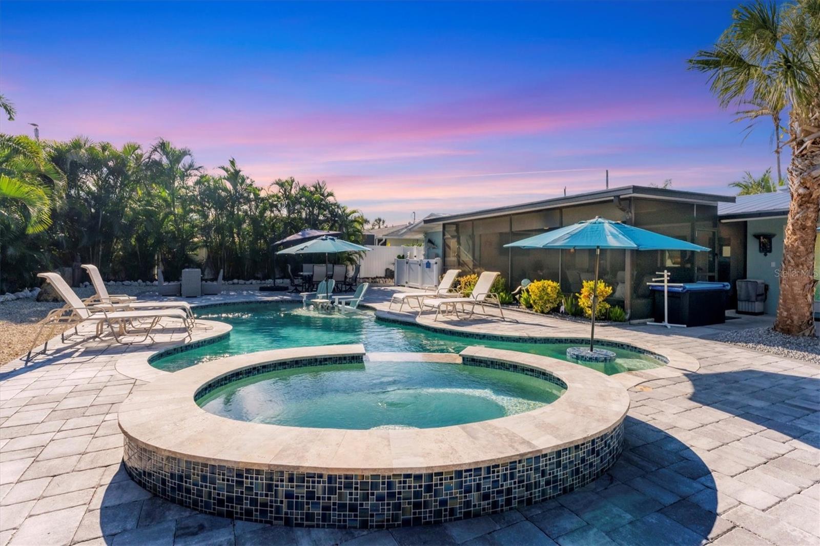 154 Crescent Dr