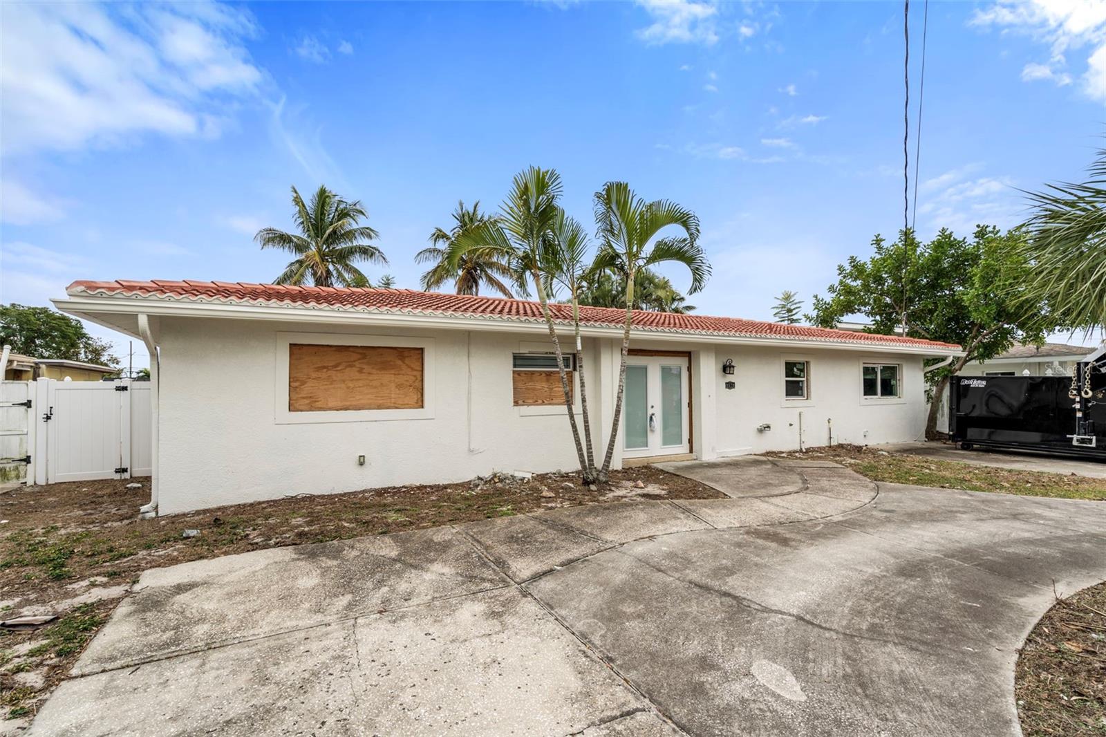 9570 Sun Isle Dr NE photo 1