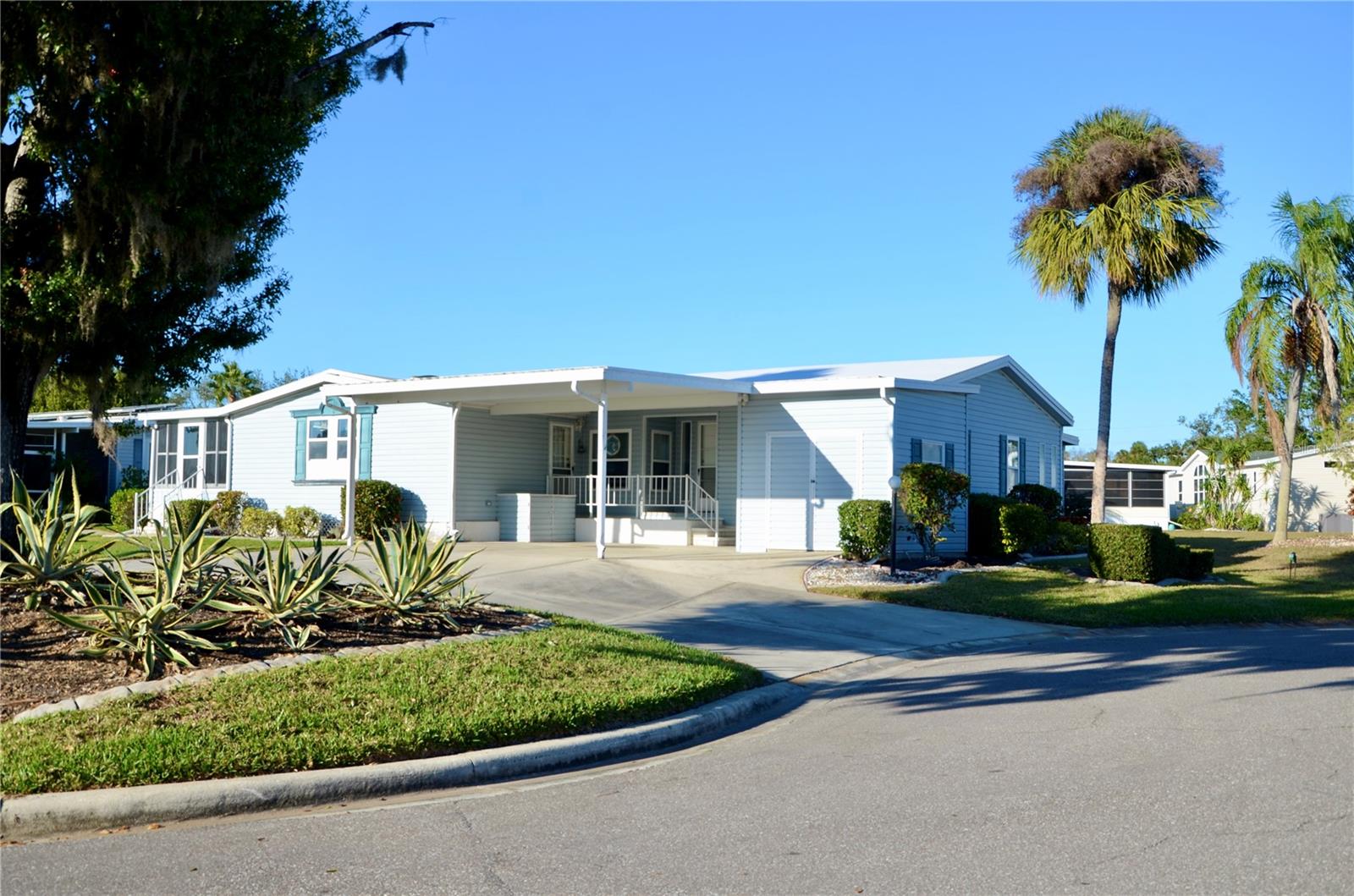 8476 Imperial Cir