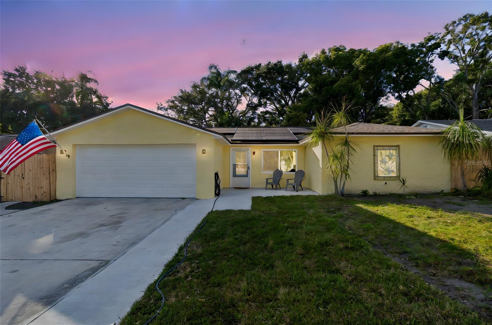 2195 Glen Dr photo 1