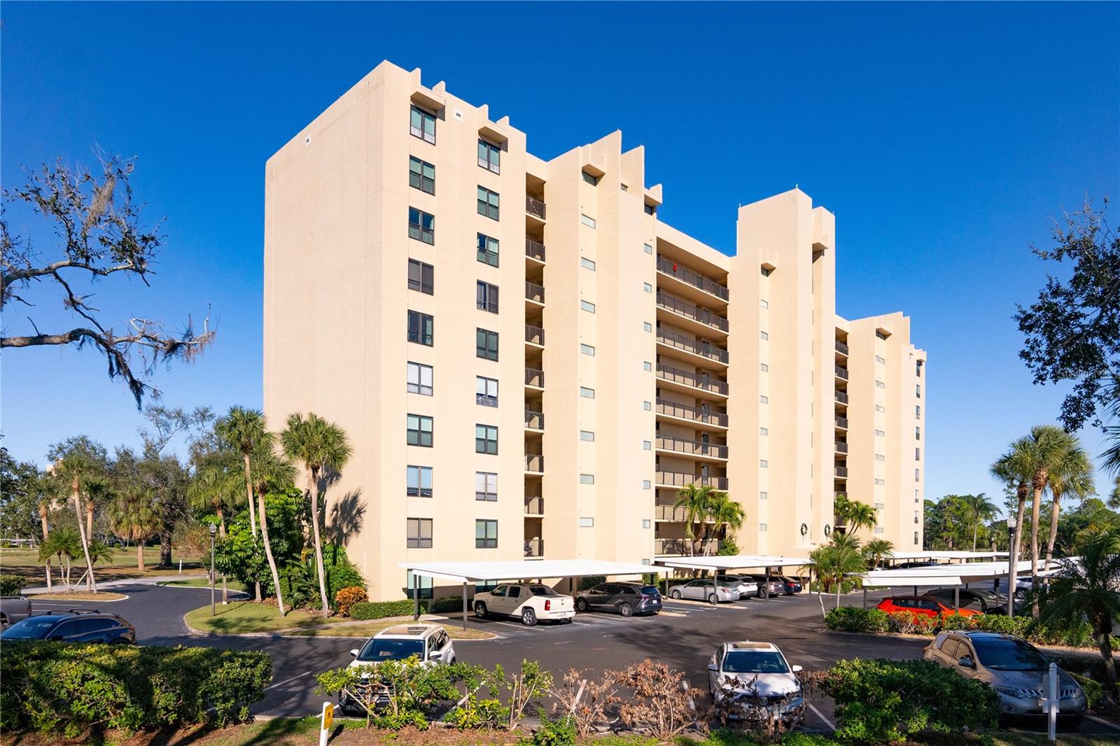 2621 Cove Cay Dr #804