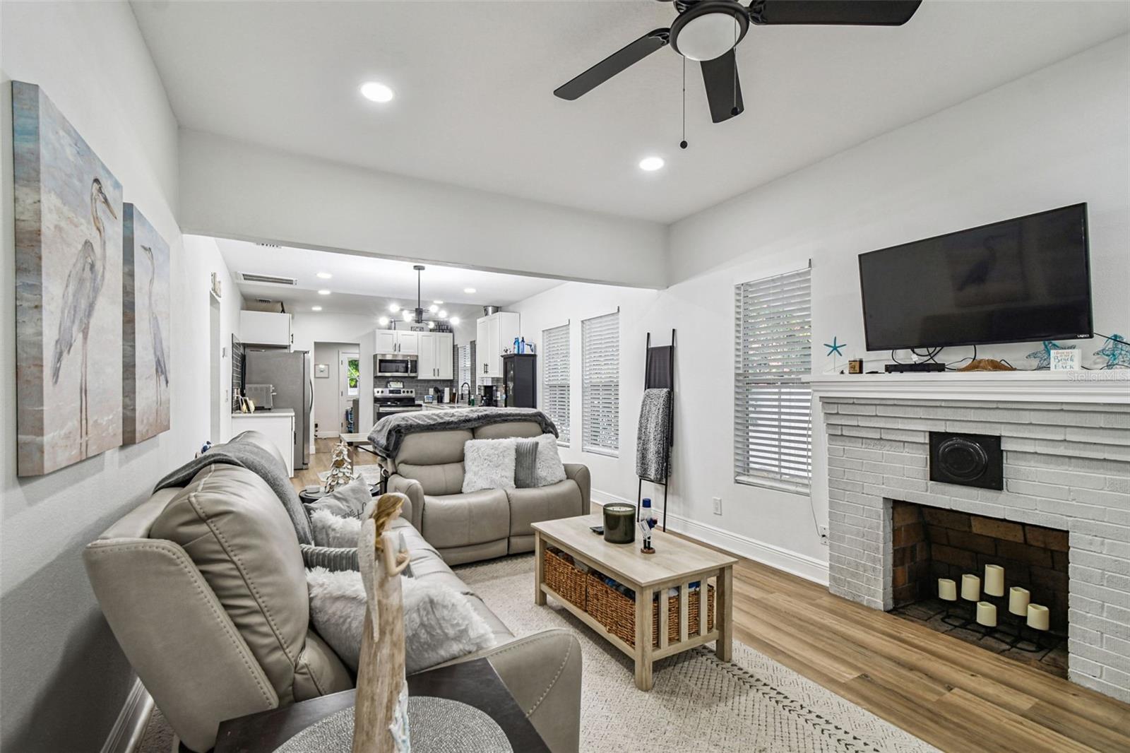 1104 E 28th Ave