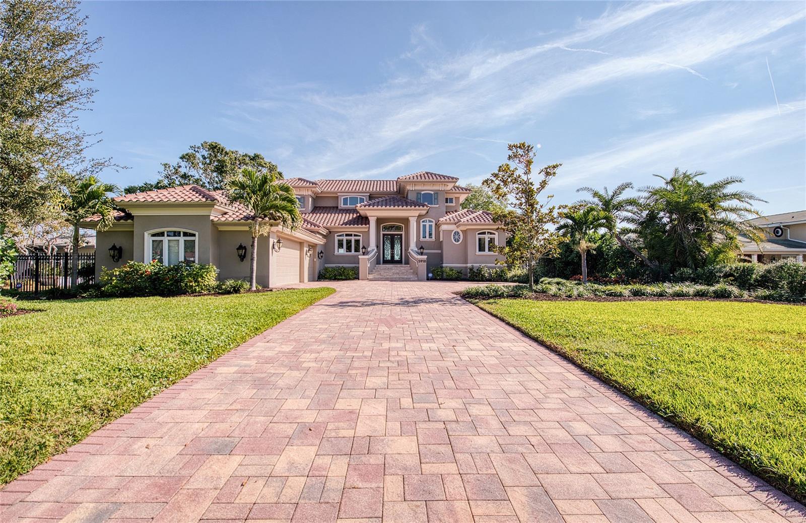 5918 Bahama Shores Dr S photo 1