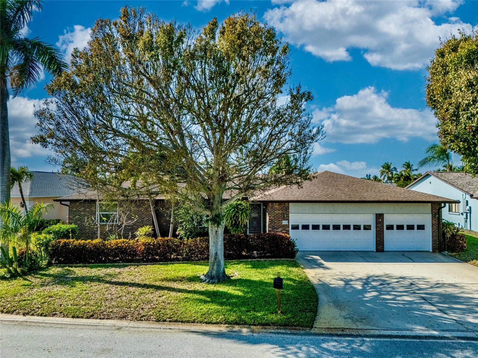 4612 Coral Lake Dr