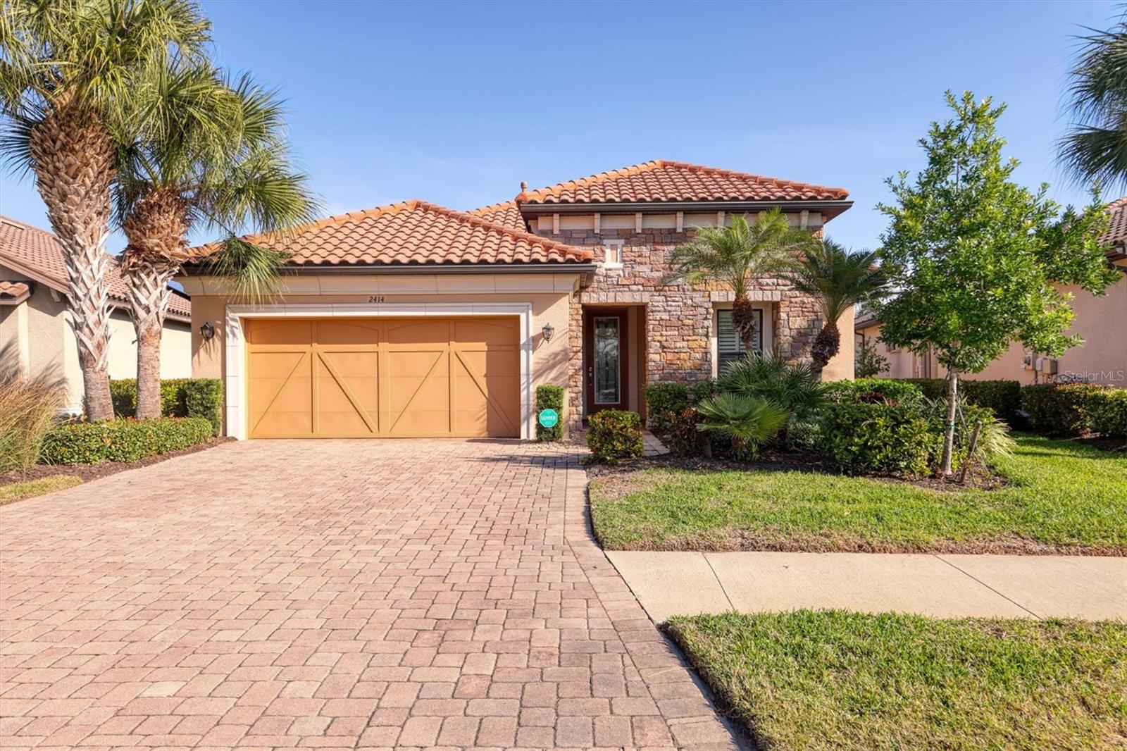 2414 Vaccaro Dr photo 1