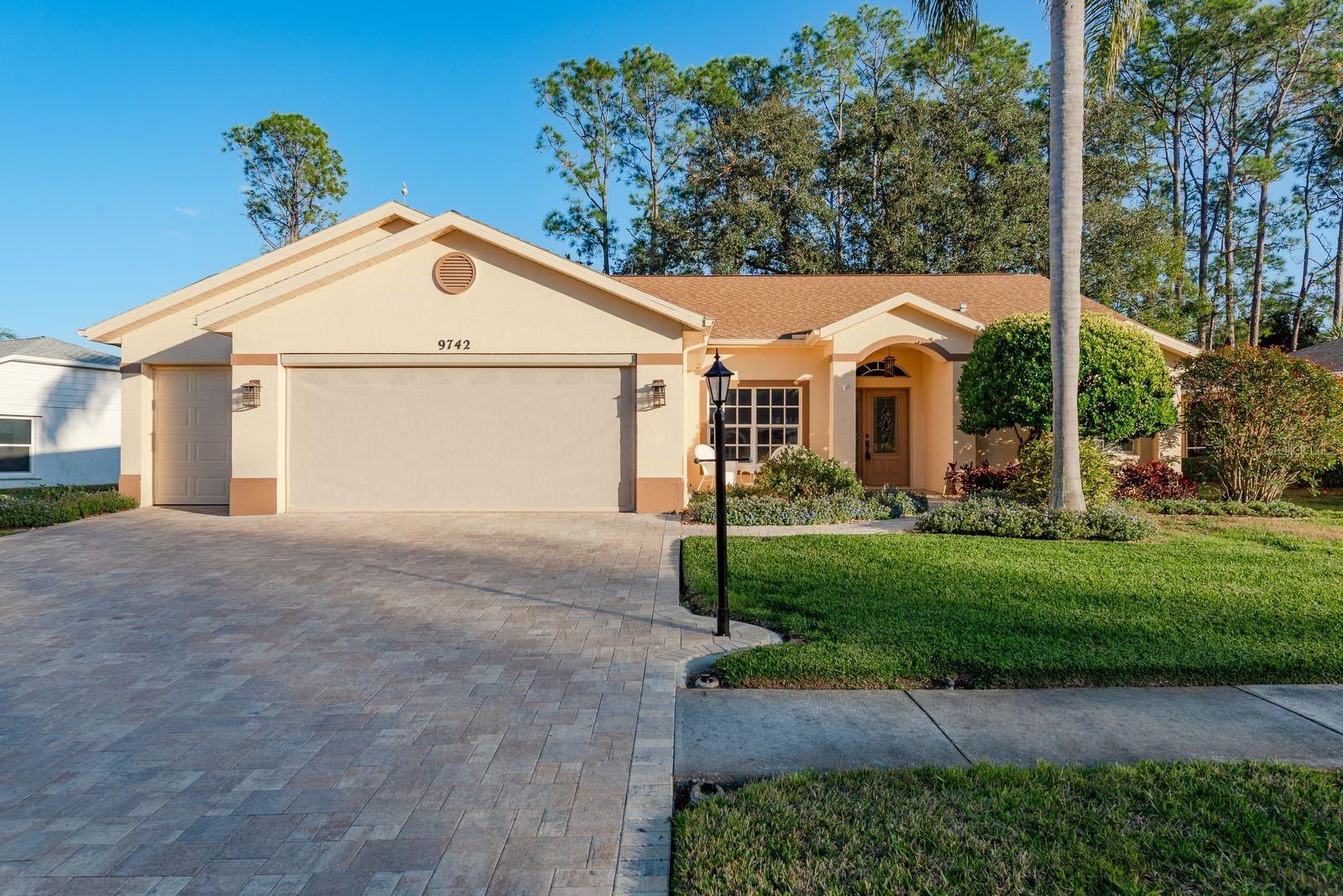9742 Oakwood Hills CT photo 1