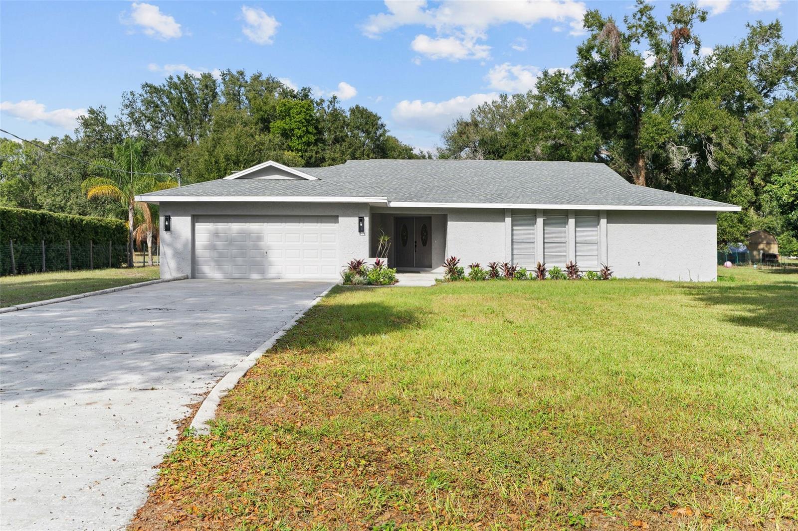 1106 Hummingbird Ln