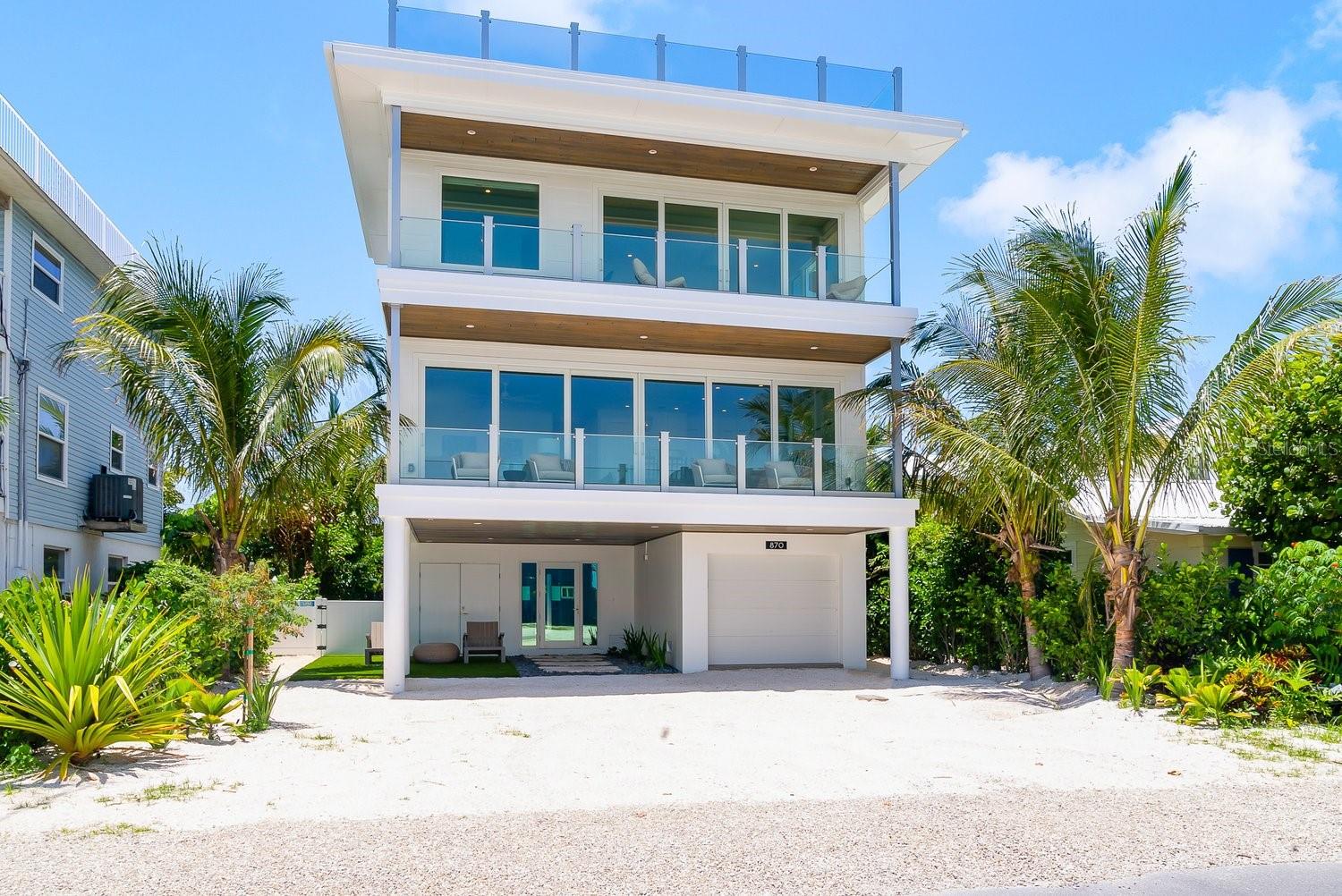 870 N Shore Dr