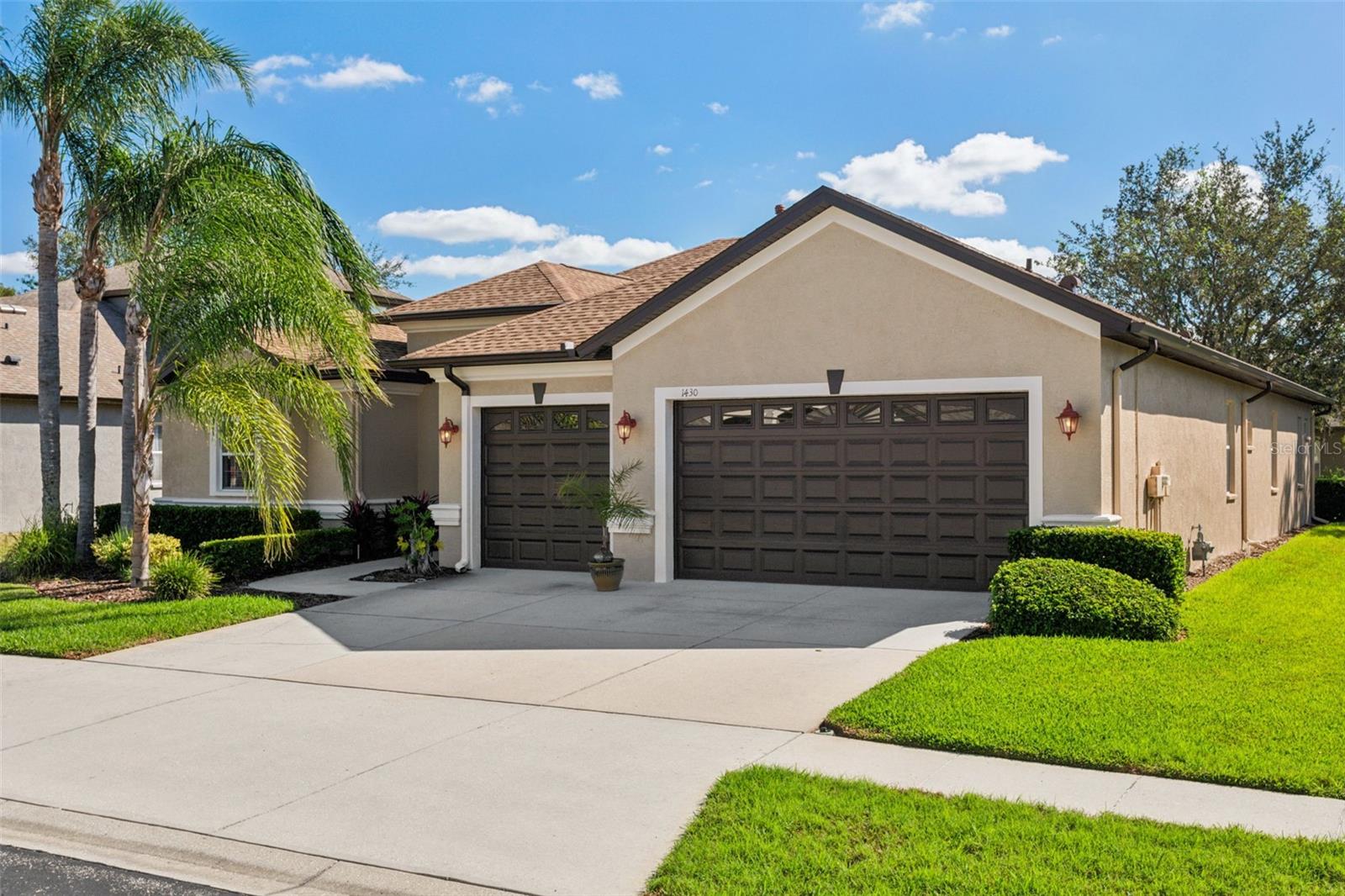 1430 Beaconsfield Dr photo 1