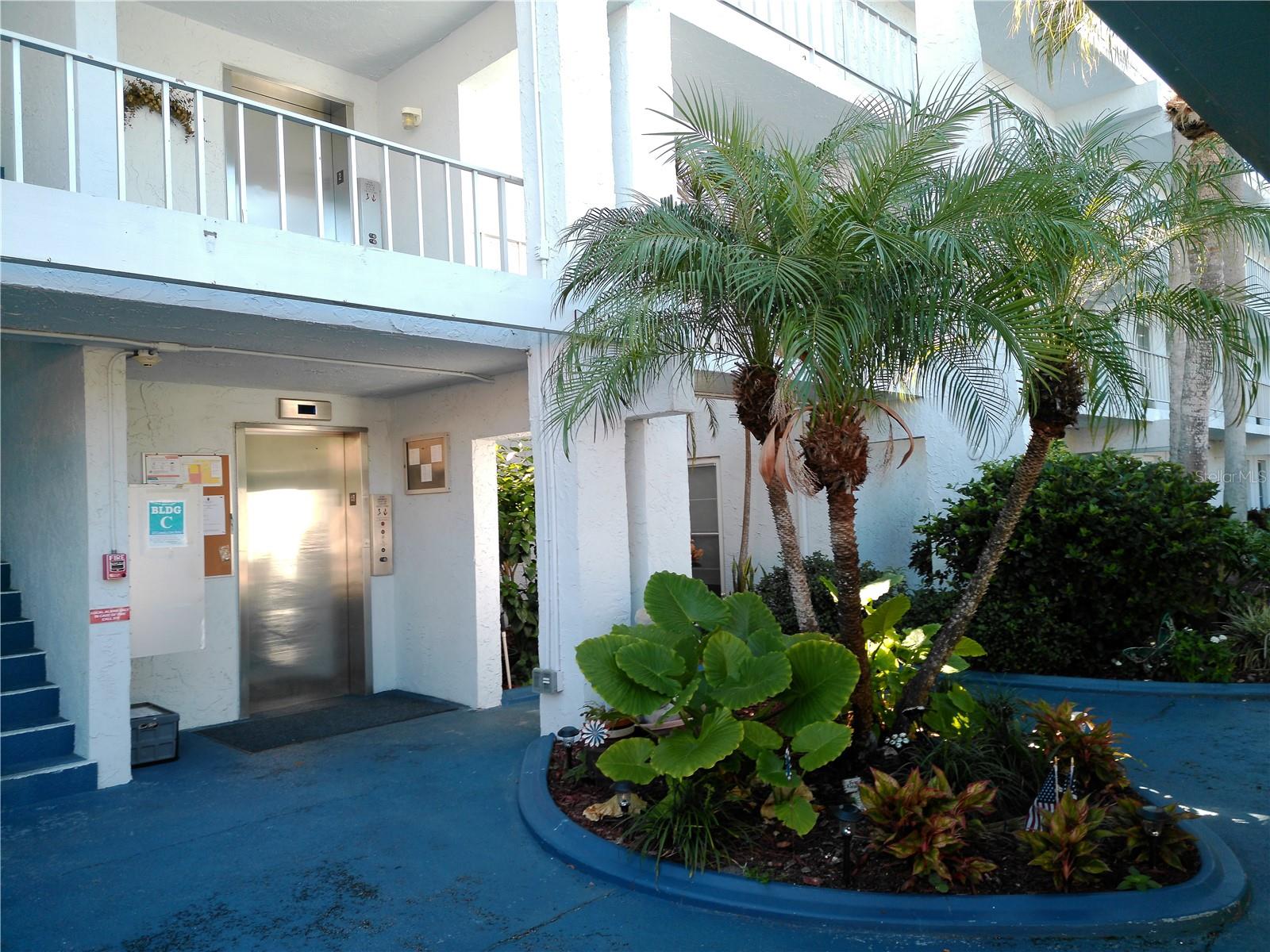225 Country Club Dr #C326