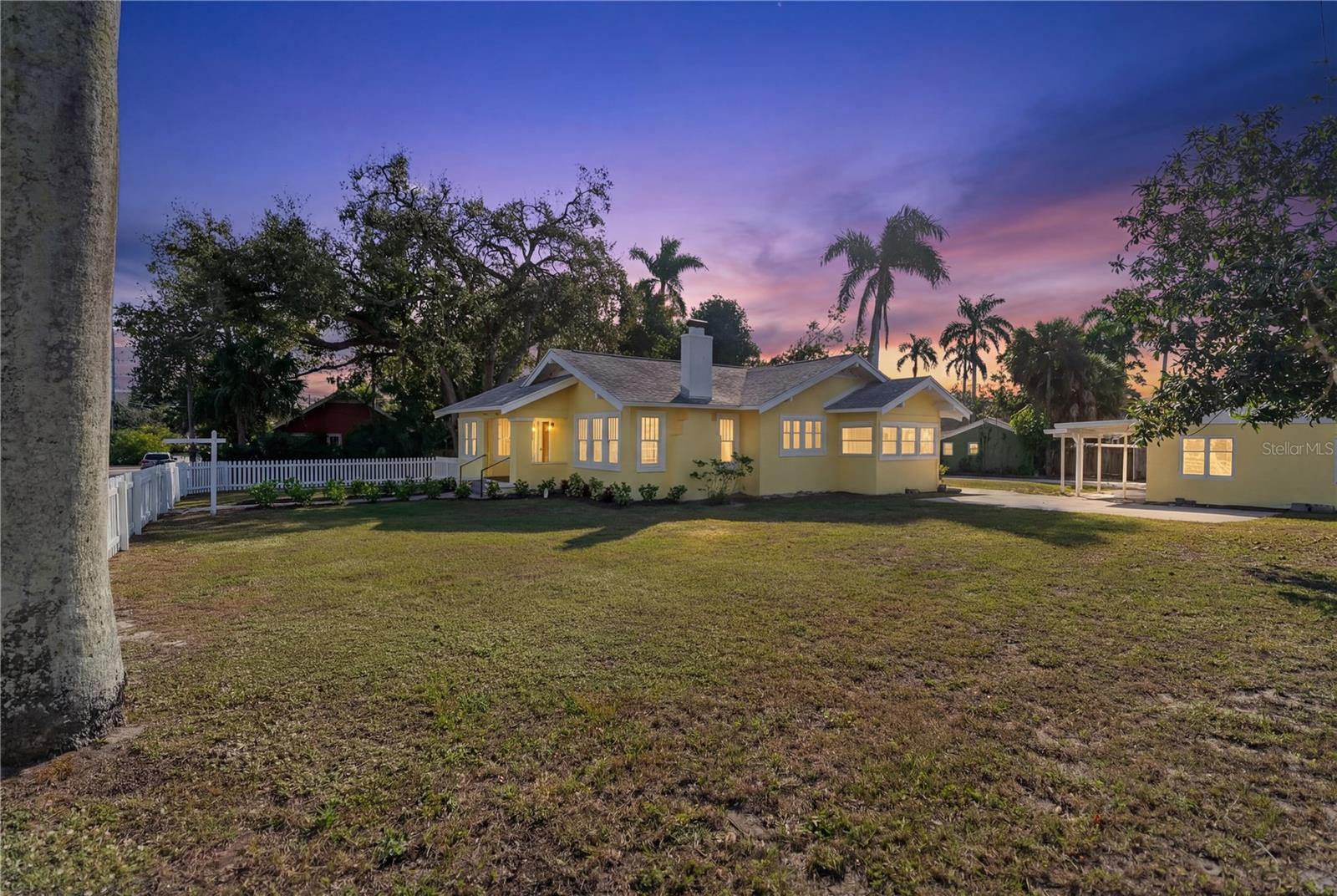 1715 6th Ave W
