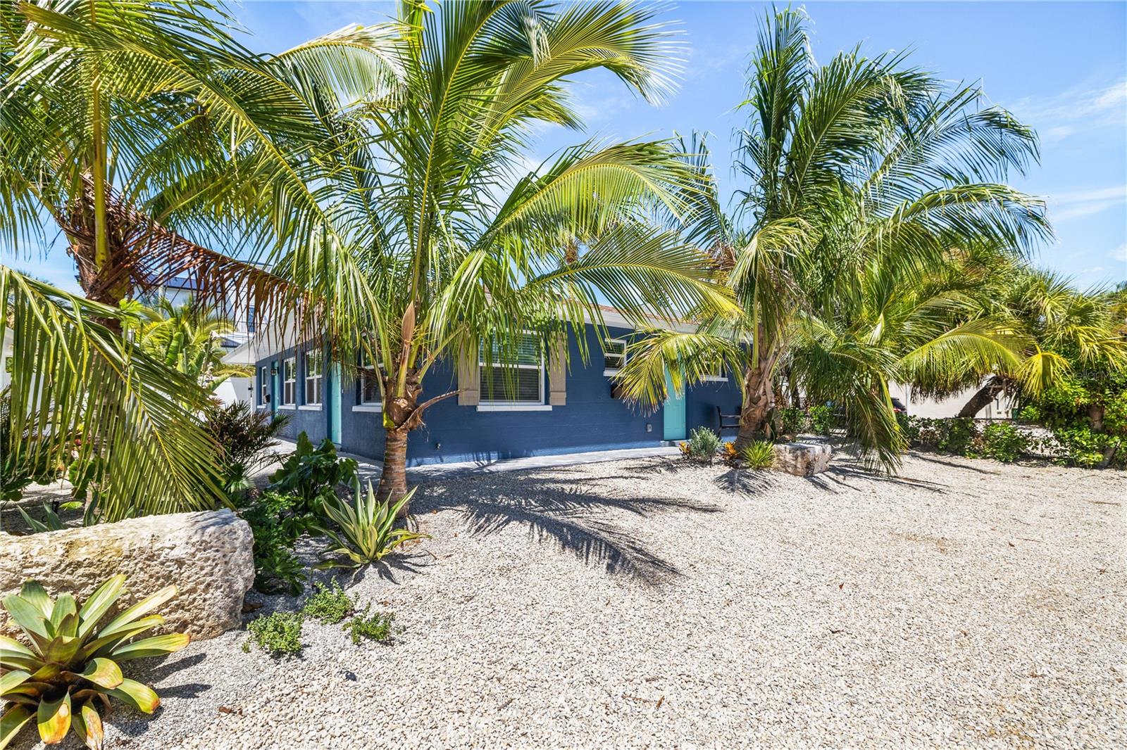 3016 Gulf Dr photo 1