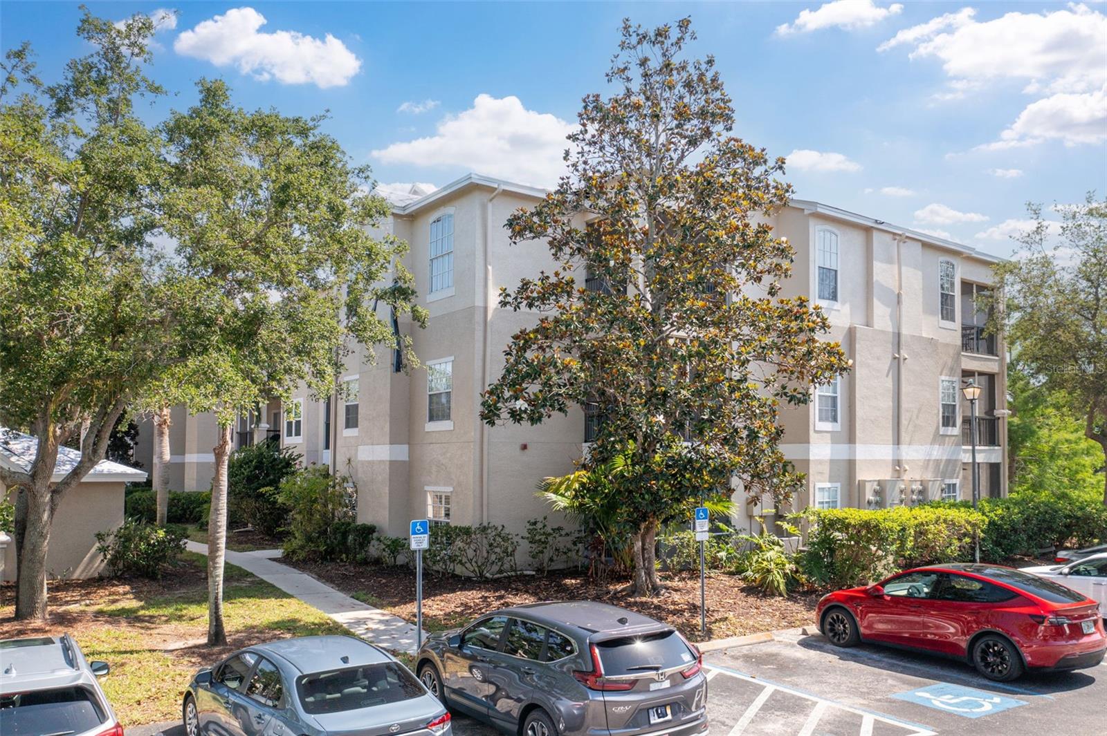 5168 Northridge Rd #106