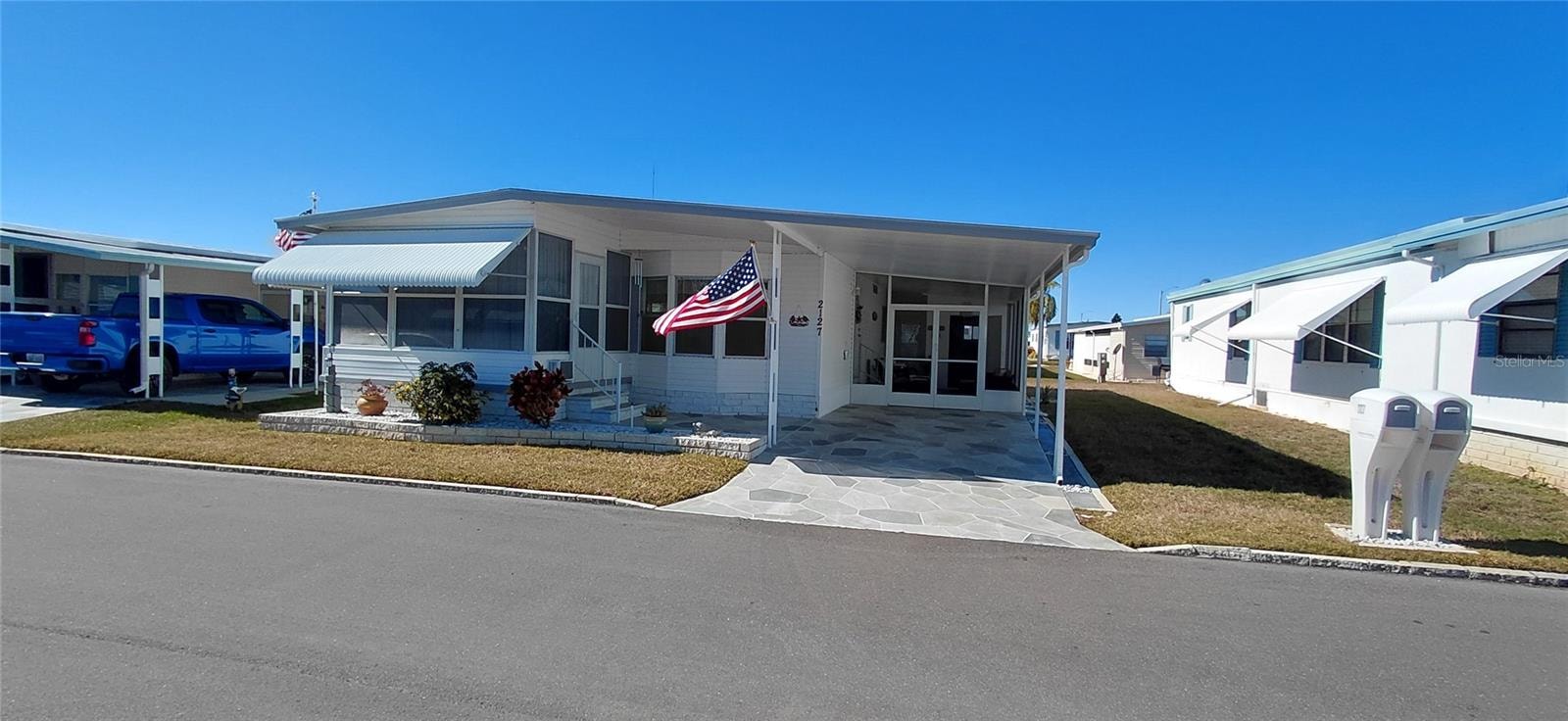 2127 Manoa Dr