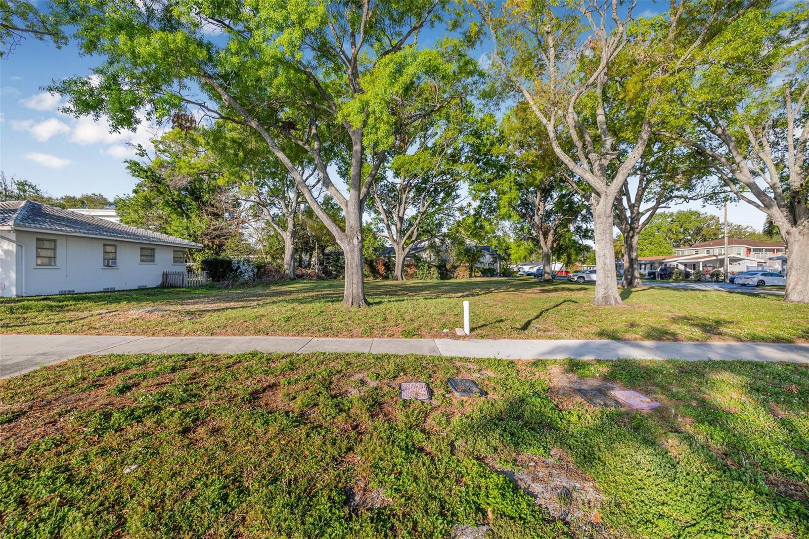604 Channel Dr photo 1