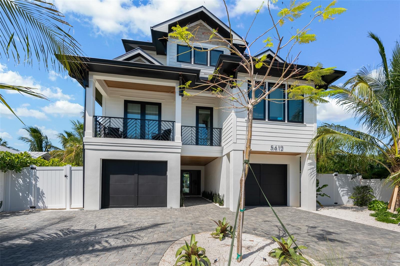 5612 Guava St photo 1