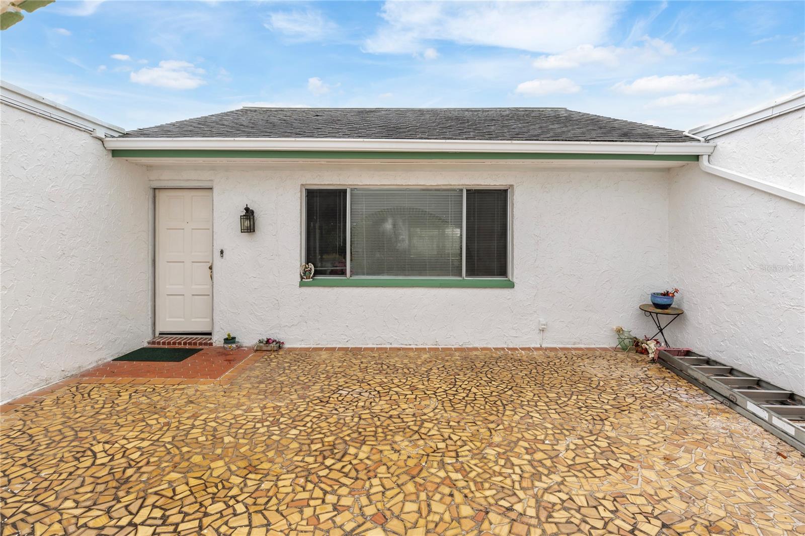 3228 Rock Valley Dr