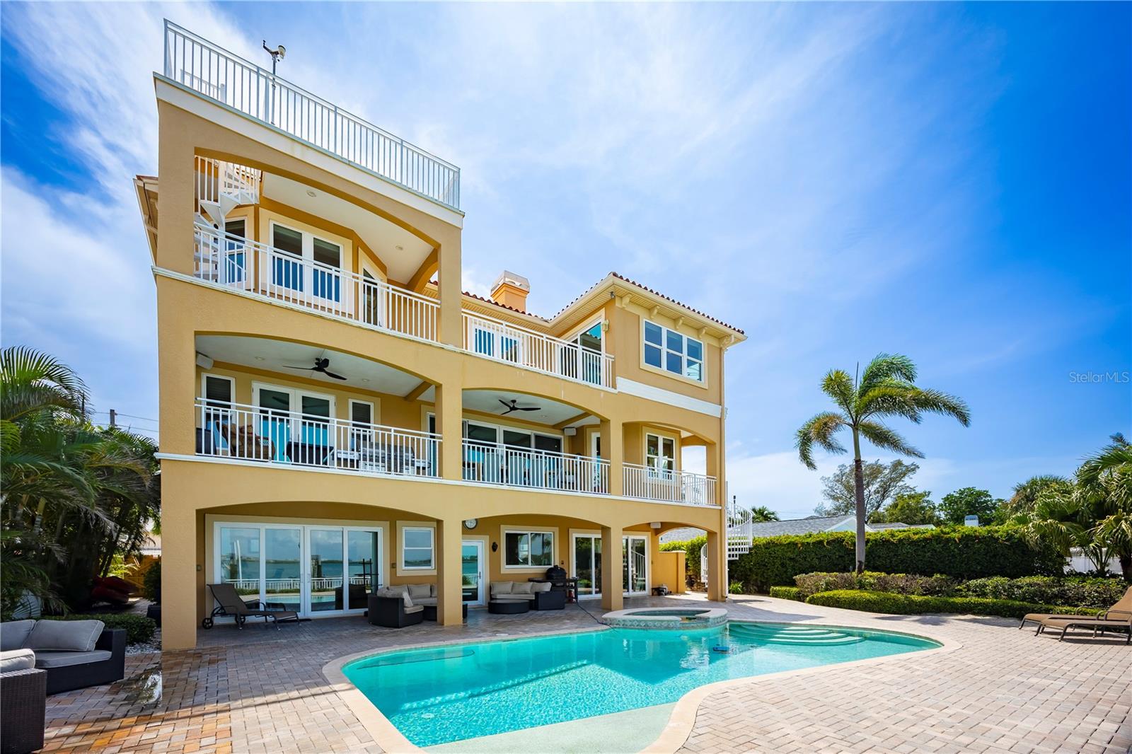 306 Harbor Dr