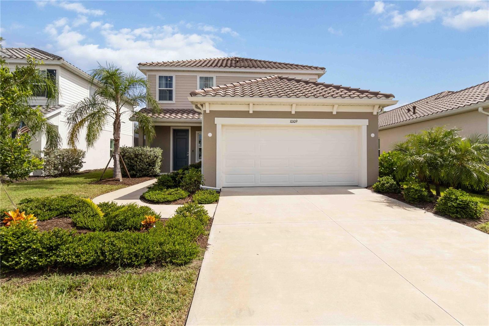 10109 Canaveral Cir photo 1