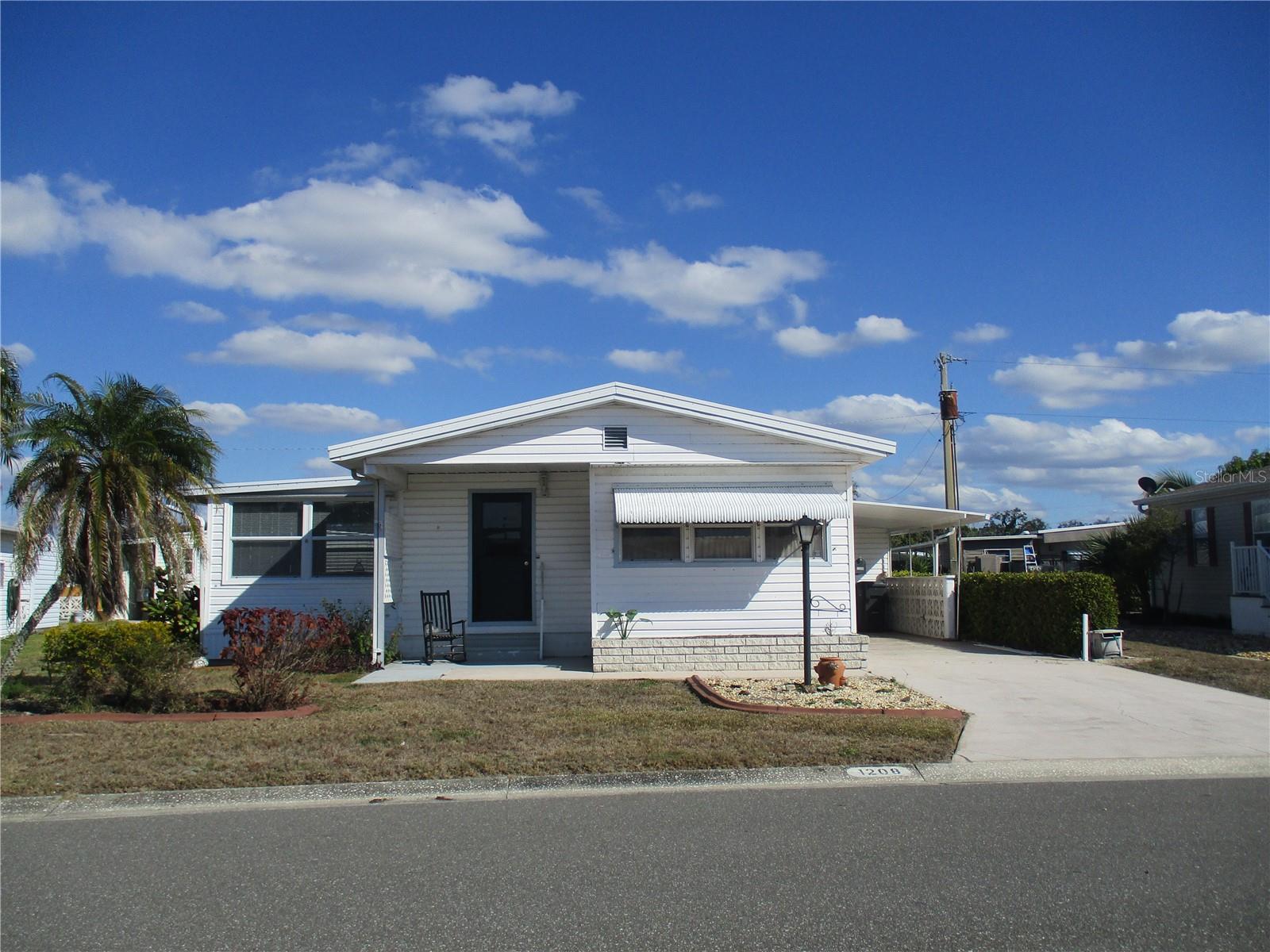1208 44th Avenue Dr E photo 1