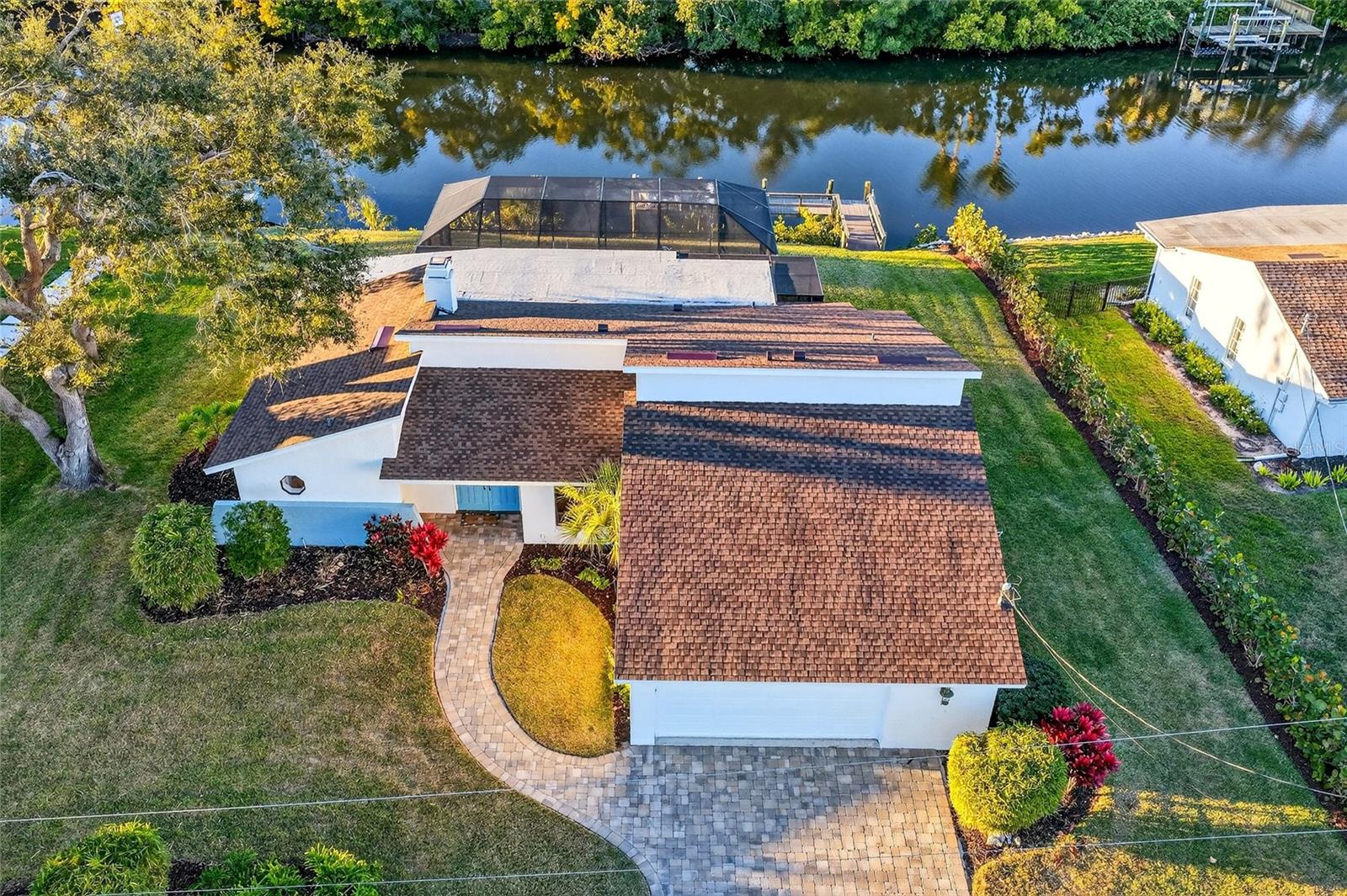 5424 America Dr